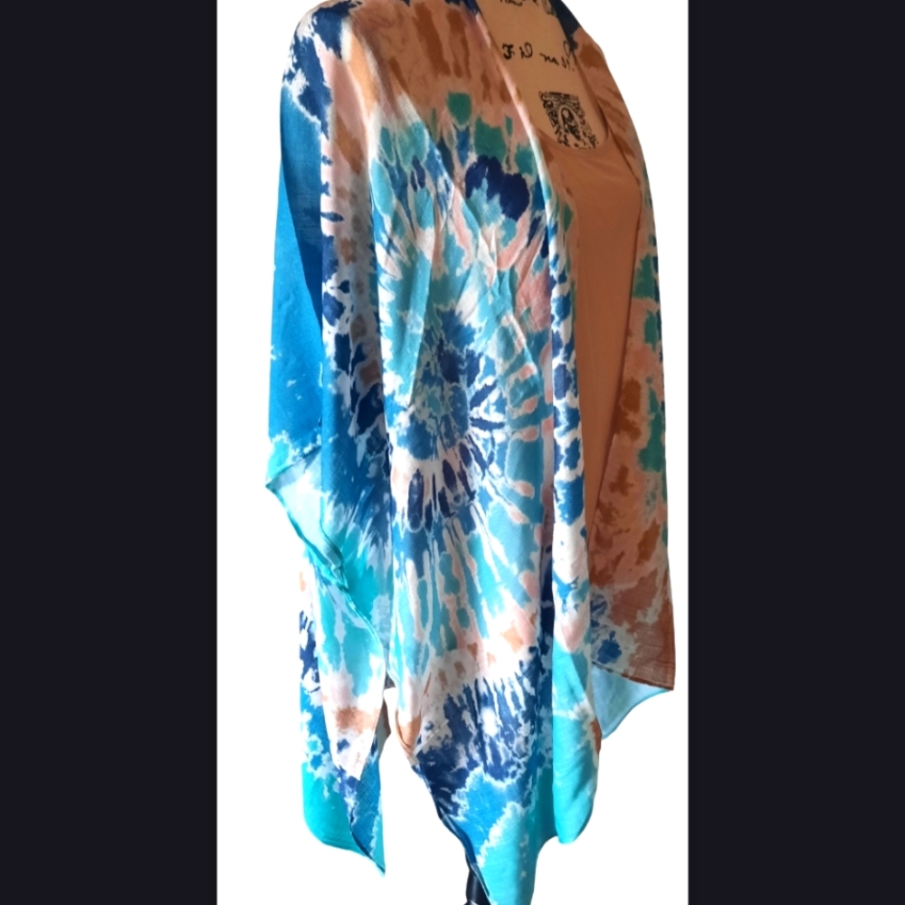 ✨️ MARKDOWN ITEM✨️ Tye Dye Printed Ruana ❤️ NWT - Picture 4 of 7